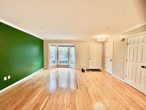 1803 Staley Manor Dr in Silver Spring, MD - Foto de edificio - Building Photo