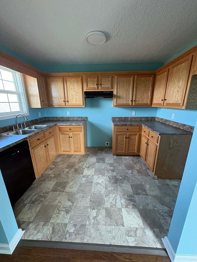 299 Jack Hunt Rd in Tompkinsville, KY - Building Photo - Building Photo