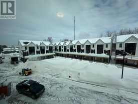 9 Rainwater Ln in Barrie, ON - Building Photo