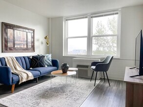 2438 Highland Ave in Cincinnati, OH - Building Photo - Building Photo
