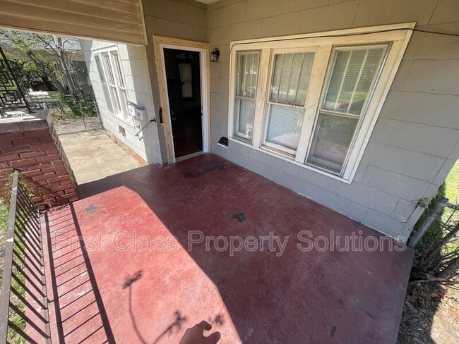 property at 121 NW 29th St