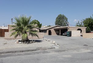 White Sands in Desert Hot Springs, CA - Building Photo