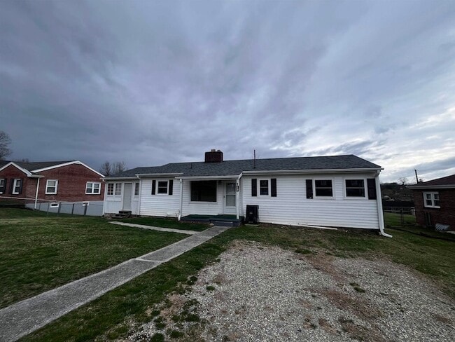 property at 1408 Grove Dr