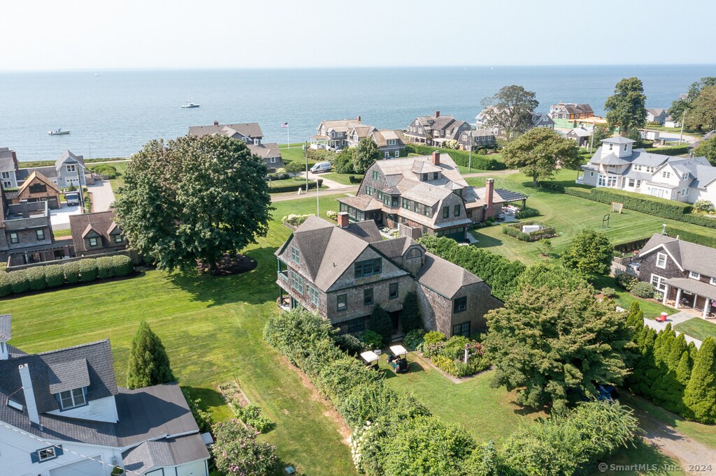 17 Agawam Ave in Old Saybrook, CT - Building Photo