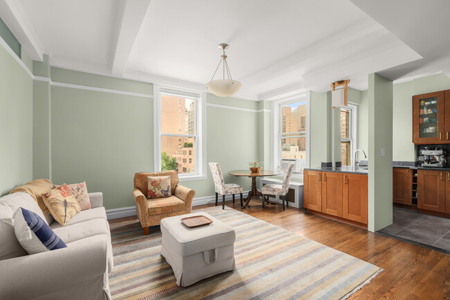 property at 137 E 28th St