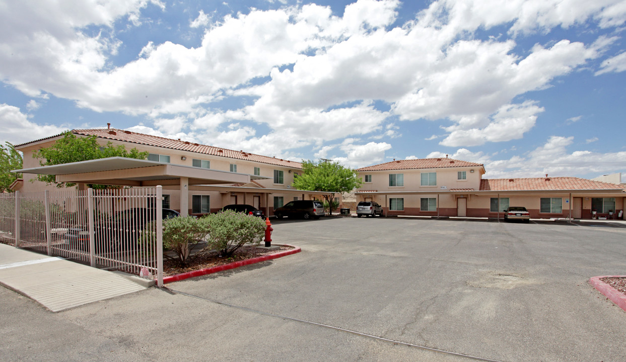 Meadowbrook Townhomes in El Paso, TX - Foto de edificio