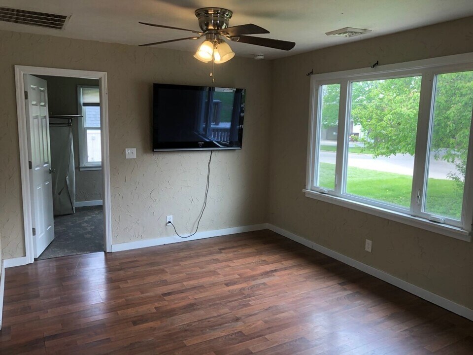 1309 S Madison St in Normal, IL - Building Photo