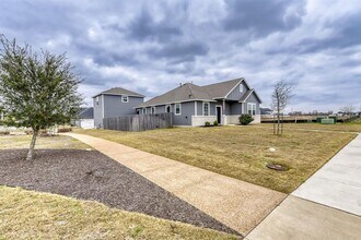 315 Garner Dr in Niederwald, TX - Building Photo - Building Photo