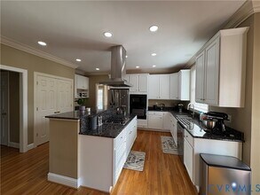 4940 Riverplace Ct in Glen Allen, VA - Building Photo - Building Photo