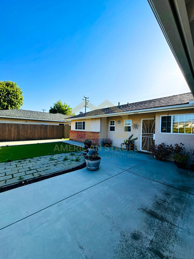 property at 300 S 2nd St