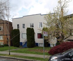 1373 W 11th Ave in Vancouver, BC - Building Photo