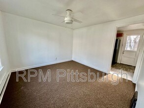 8612 Oakcrest Rd in Pittsburgh, PA - Building Photo - Building Photo