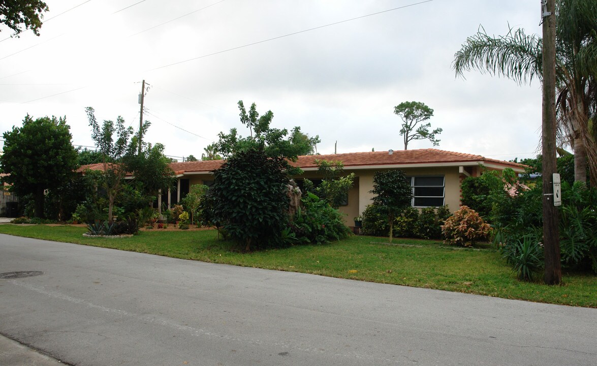 1144 NE 16th Ter in Fort Lauderdale, FL - Building Photo