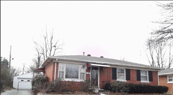 872 Tearose Dr in Lexington, KY - Building Photo