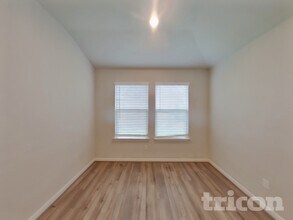 13681 Paxton Blvd in Saint Hedwig, TX - Building Photo - Building Photo