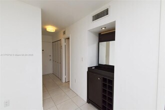 3750 NE 169th St in Sunny Isles Beach, FL - Building Photo - Building Photo