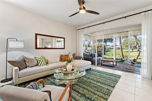 1832 SW Willowbend Ln in Palm City, FL - Building Photo