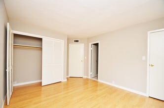 17230 Imperial Valley Dr in Houston, TX - Foto de edificio - Building Photo