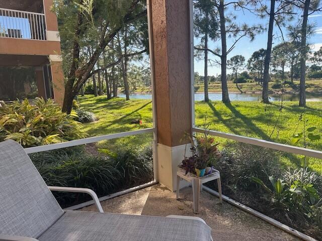 8292 Mulligan Cir in Port St. Lucie, FL - Foto de edificio