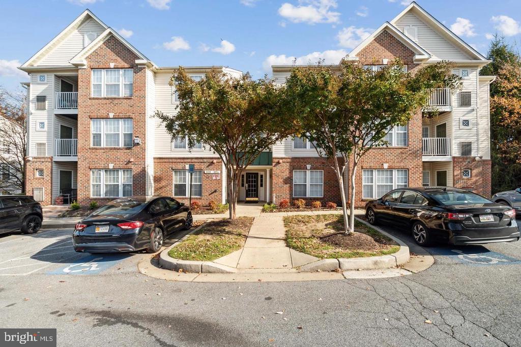 3038 Hunting Ridge Dr in Owings Mills, MD - Building Photo