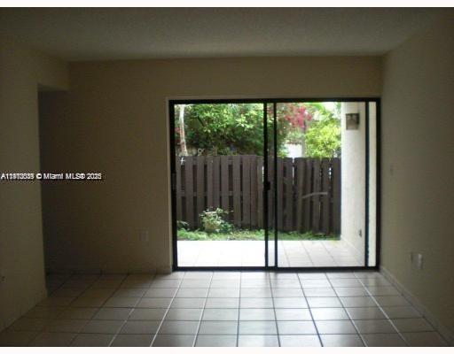 9429 Fontainebleau Blvd in Miami, FL - Building Photo - Building Photo