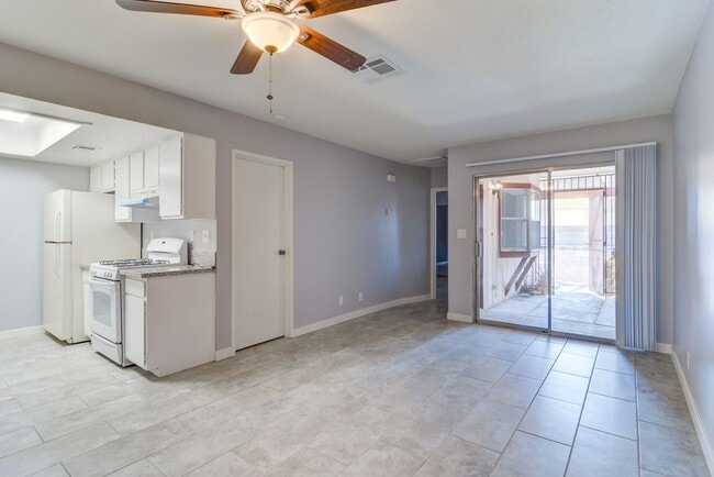 417 N Lamb Blvd in Las Vegas, NV - Building Photo - Building Photo