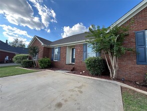 114 Regent Ct in Prattville, AL - Building Photo - Building Photo