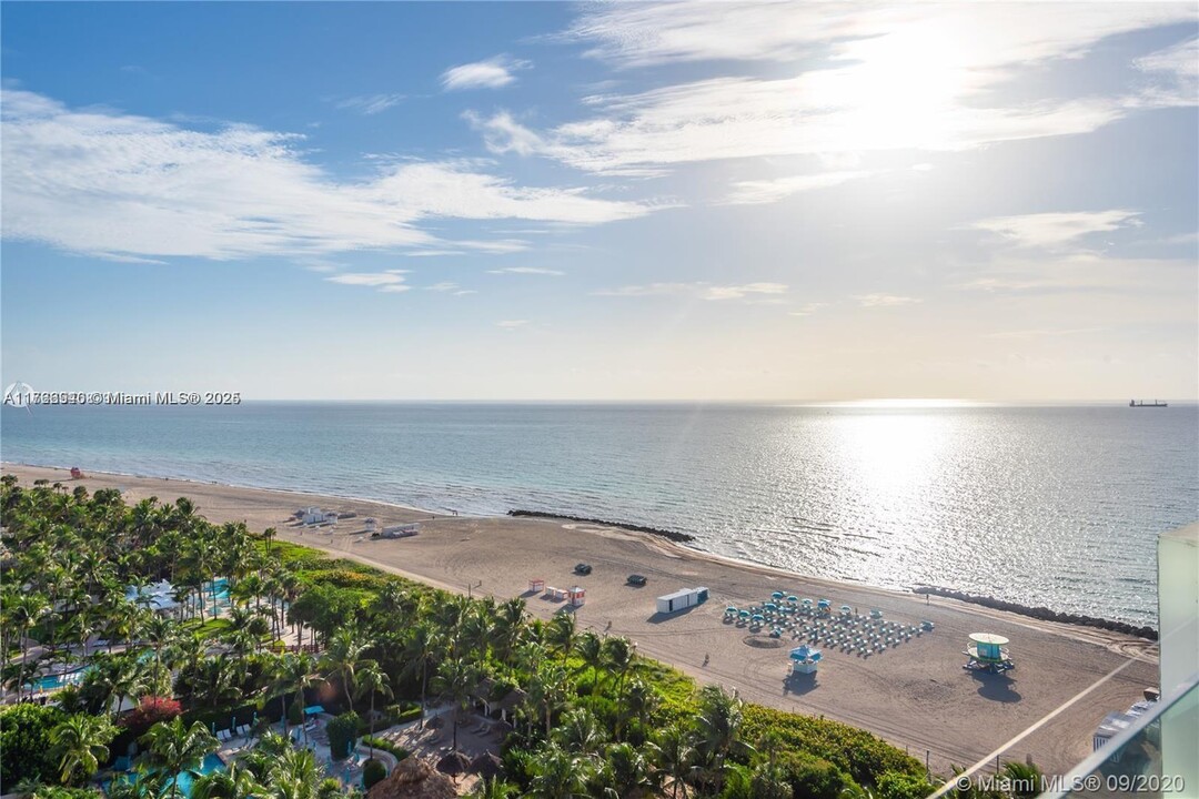 2901 Collins Ave, Unit # 1408 in Miami Beach, FL - Foto de edificio
