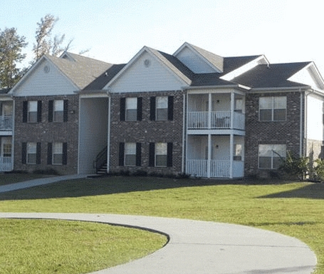 Grande Oak Apartments in Picayune, MS - Building Photo