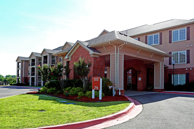 Landings at Pebble Creek in Mustang, OK - Building Photo - Building Photo