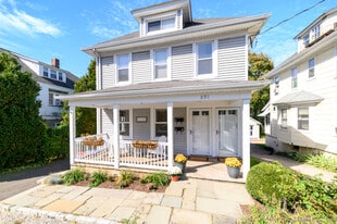 231 Flax Hill Rd in Norwalk, CT - Building Photo