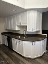 1502 Cliff Branch Dr in Henderson, NV - Building Photo - Building Photo