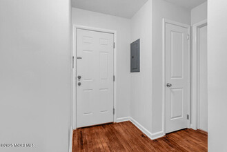 364 Westwood Ave in Long Branch, NJ - Foto de edificio - Building Photo