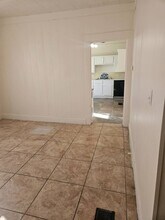 2542 W High St in Springfield, MO - Building Photo - Building Photo