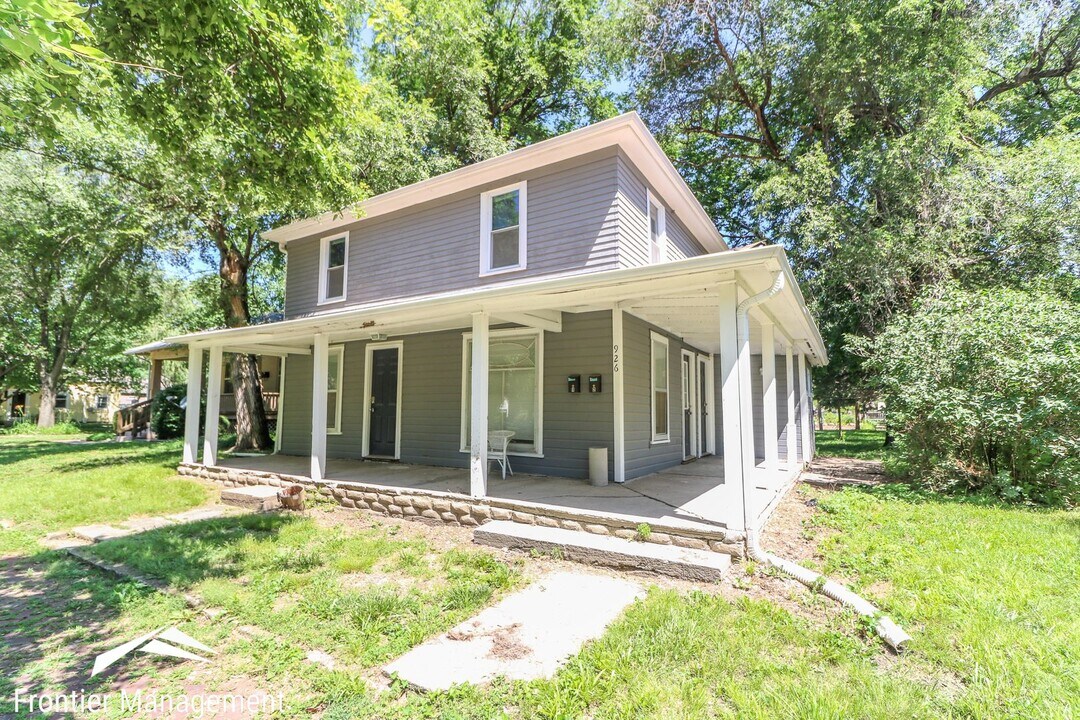926 Colorado St in Manhattan, KS - Building Photo