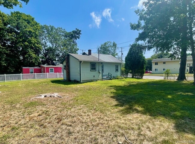 314 North St in Greenport, NY - Building Photo - Building Photo