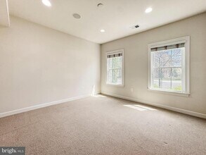 42365 Pine Forest Dr in Chantilly, VA - Building Photo - Building Photo