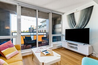 718 Main St in Vancouver, BC - Building Photo - Building Photo