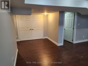 107 Golden Orchard Rd in Vaughan, ON - Building Photo - Building Photo