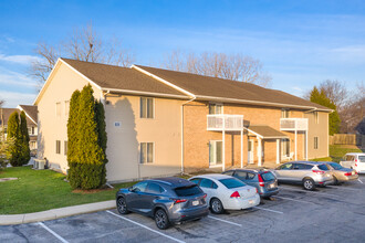 Westmoor Terrace in Findlay, OH - Building Photo - Primary Photo