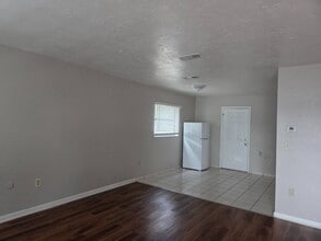 449 Las Palmas Cir in Avon Park, FL - Building Photo - Building Photo