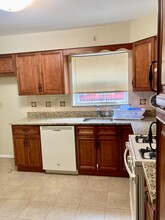 2065 E 19th St, Unit 3 in Brooklyn, NY - Building Photo - Building Photo