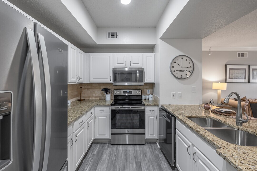 Park at Riverdale in Little Rock, AR - Foto de edificio