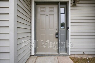 5140 Glenwood Way in Virginia Beach, VA - Building Photo - Building Photo
