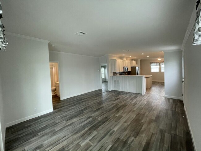 988 Xanadu E in Venice, FL - Building Photo - Building Photo