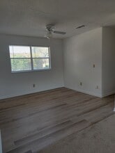 Azalea Apartments in Dothan, AL - Foto de edificio - Building Photo