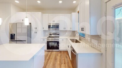 2116 Shea Rd in Dallas, TX - Building Photo - Building Photo