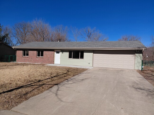 property at 813 Eastmoor Dr