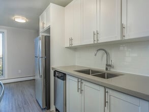 Garden Vista in London, ON - Building Photo - Building Photo