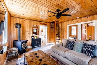 1697 Warren Wagon Rd in Mccall, ID - Building Photo - Building Photo